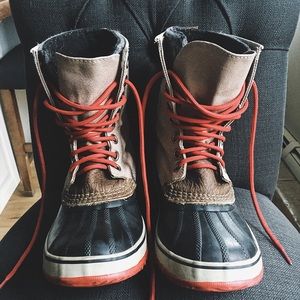 Tan, navy and red sorels. Only worn three times!